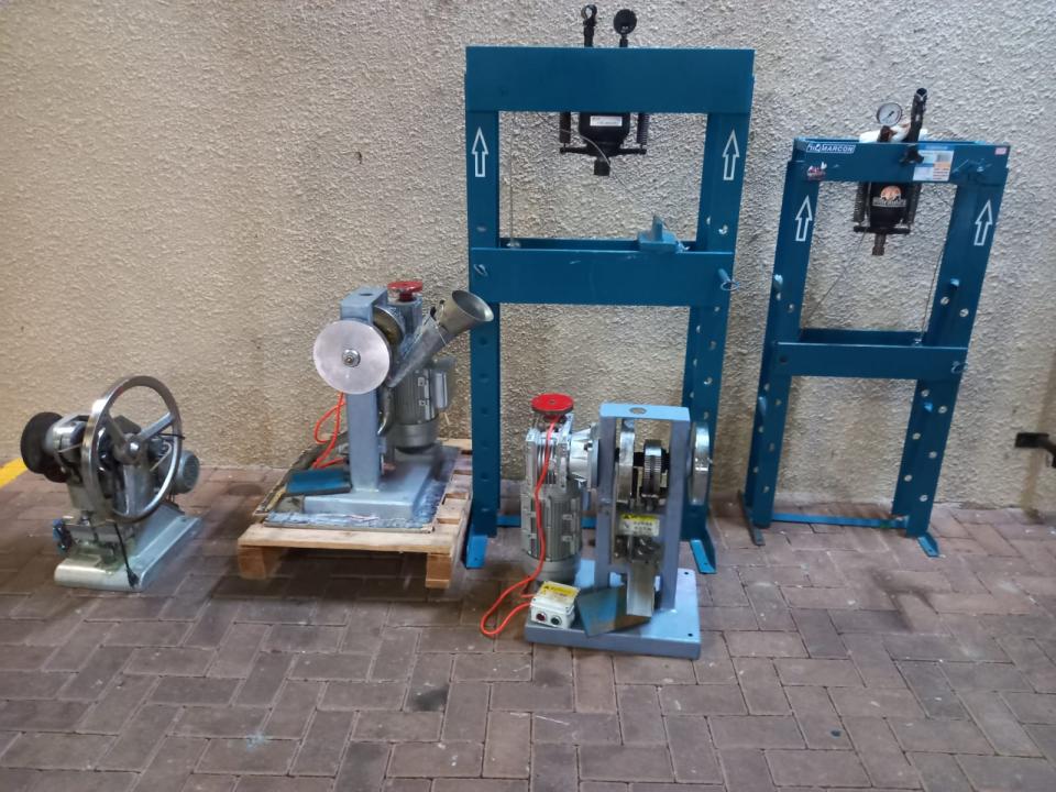 Foto 9 de 11 — Grande quantidade de drogas é localizada em residência de Araraquara